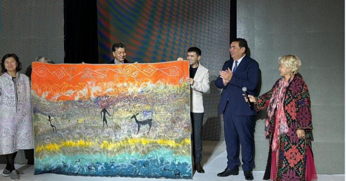 Әлем қолөнершілері – Әулиеата төрінде