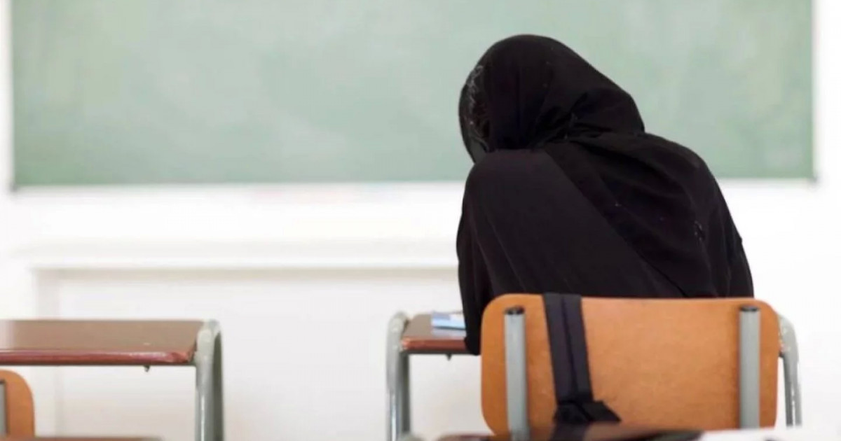 Жоғарғы сот оқушының мектепке орамал тағуына салынған тыйымның күшін жойды