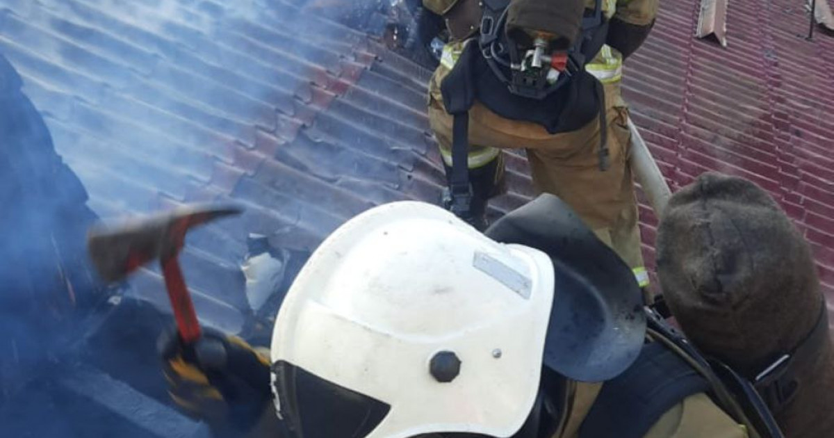 Алматыда дәмханалардың бірінің шатырынан өрт шықты