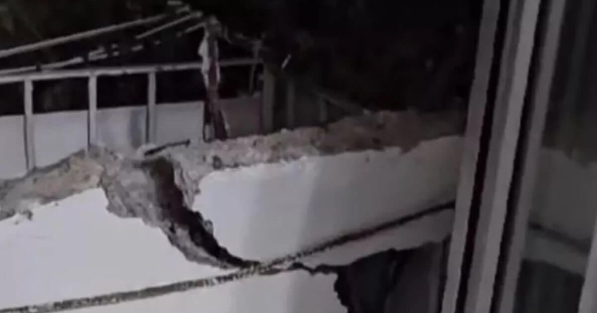 Астанада 5-қабаттағы  адам отырған балкон опырылып түсті