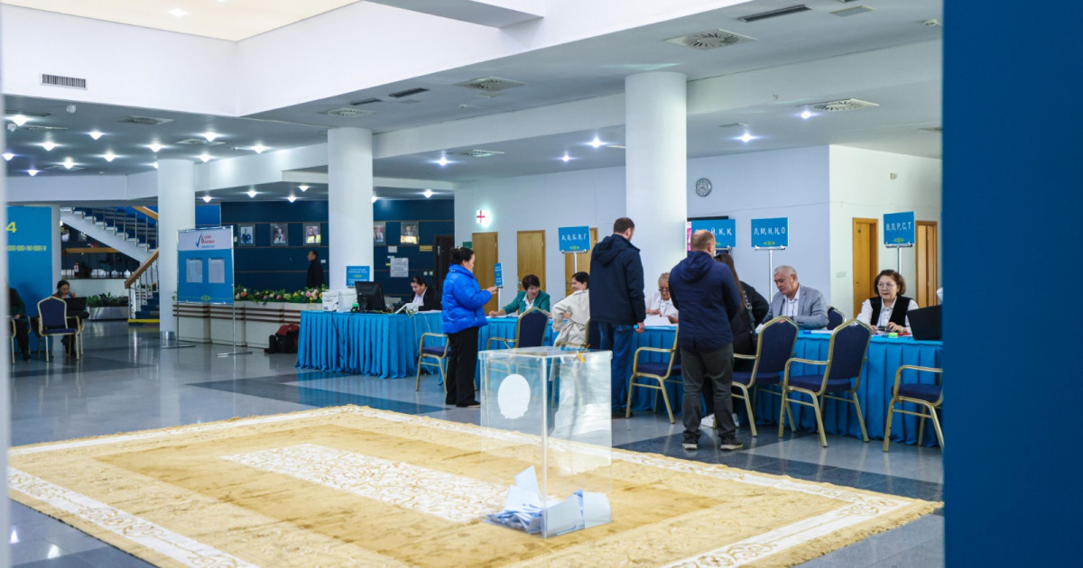 Қарағандыда 90 жастағы кейуана дауыс берді