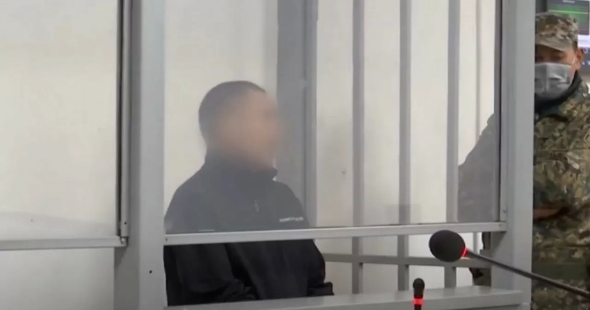 Қарағандыда ер адам балаларының көзінше әйелін пышақтап өлтірген