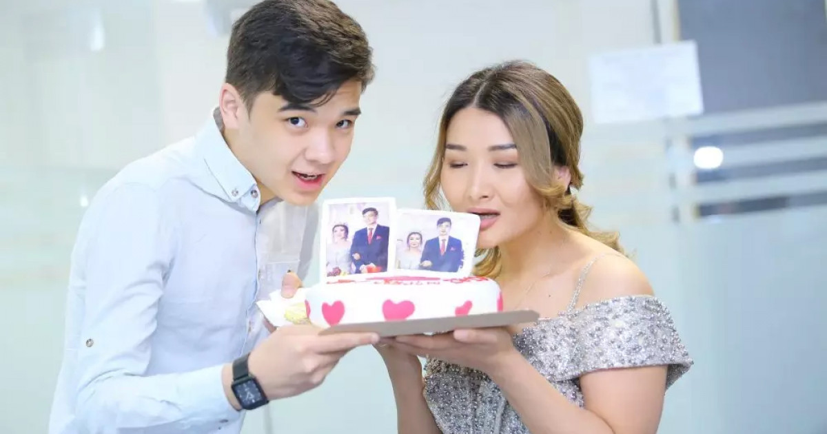 «Қайырлысы осы шығар...»: өзінен 6 жас кіші жігітке тұрмысқа шыққан танымал блогер өкінішін айтты