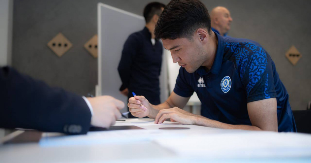 Қазақстандық футболшылар Вена қаласындағы елшілікте референдумға қатысты