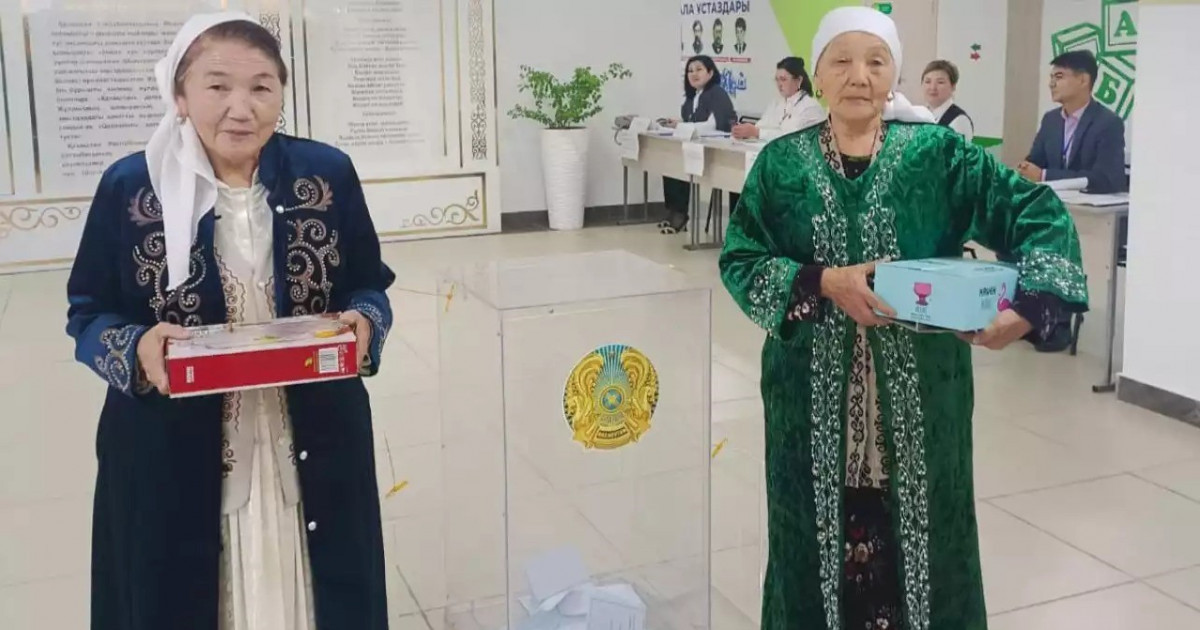 Кейуаналар таң сәріден келіп дауыс берді