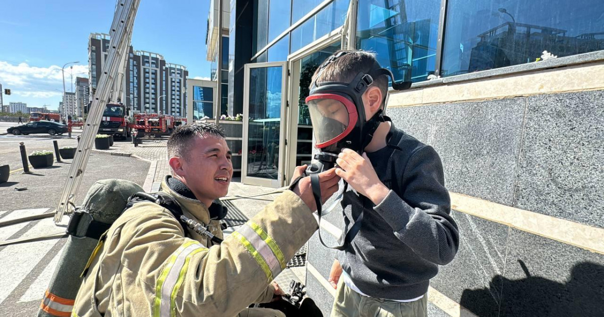 Өрт сөндіруші, құтқарушы мамандар – жебеуші бір періштеге балаңдар...