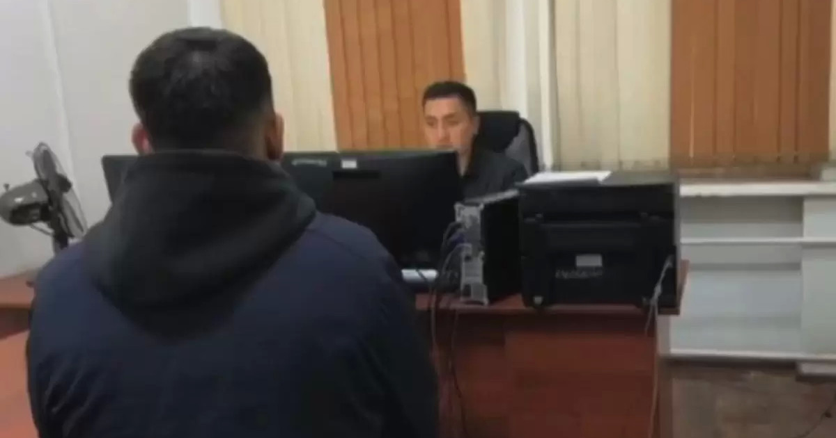 Өскеменде ер адам несиесін төлеу үшін дүкен тонаған