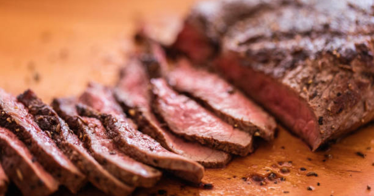 «Тұтынбаған жөн»: жылқы етін харам деген зерттеушінің сөзі желіге тарап кетті