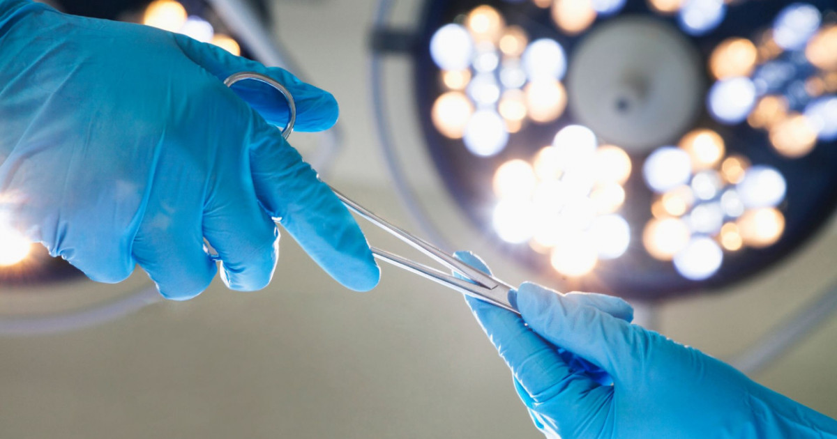 Ақтөбеде қатарласы пышақтаған оқушыға ота жасалды