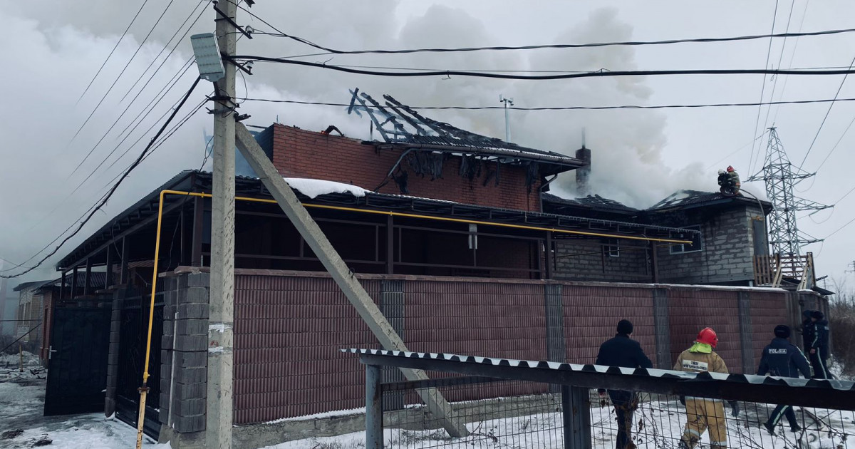 Астанада жеке тұрғын үй өртеніп, төрт бала қаза тапты