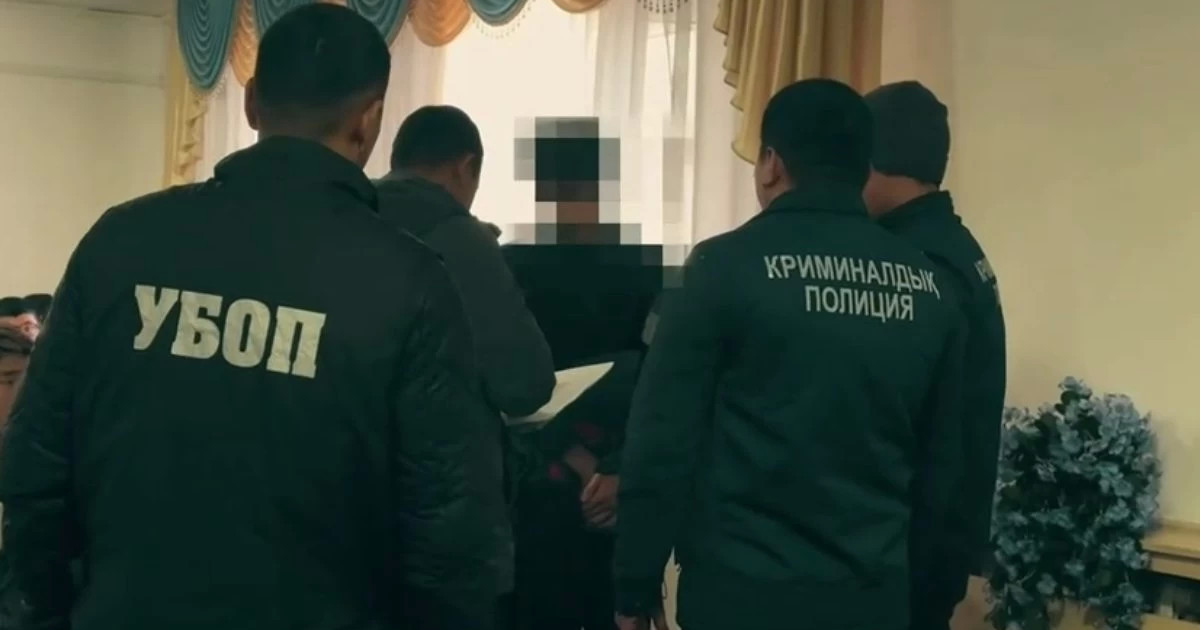 БҚО-да курстастарын қорқытып, ақша талап еткен топ ұсталды