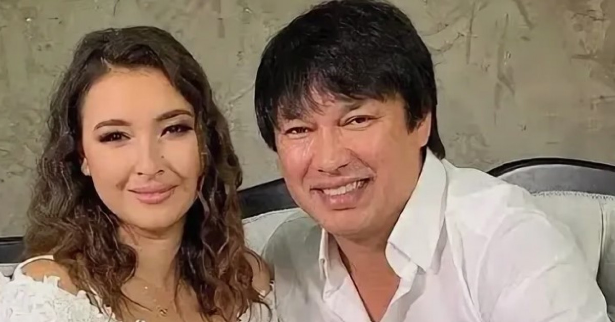 «Аиша анамның кастингінен өтті»: әнші Бүркіт әйелін қалай таңдағанын айтты (Видео)