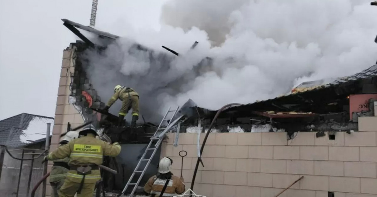 Талдықорғанда жеке тұрғын үйде өрт шығып, бірнеше адам зардап шекті