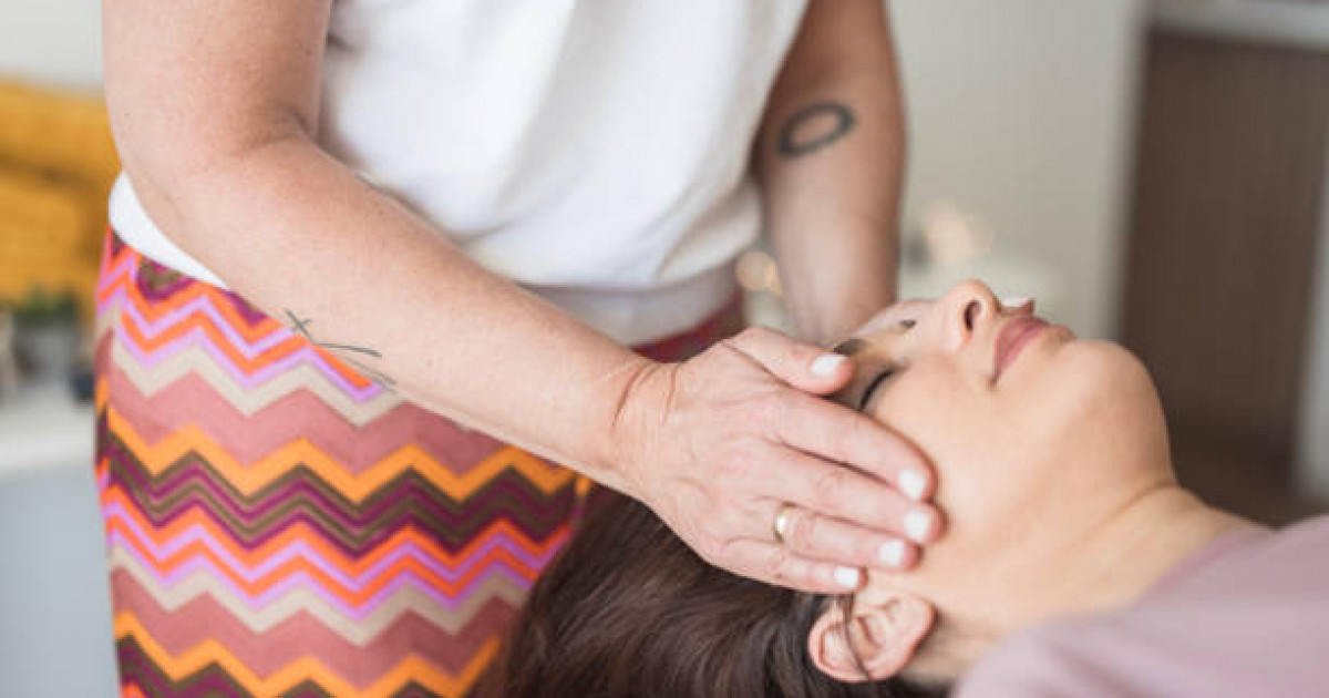 «Гипнозбен арбап, несие алдыртты»: Ақтөбеде 100 шақты адам емшіге алданып қалған