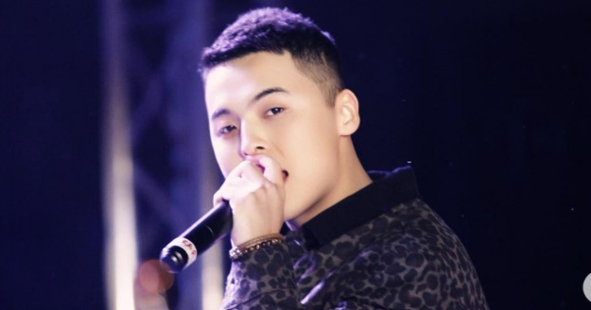 «Әйелім аяғын көтеріп қойып жатады, не істейтінін өзі біледі»: әнші Тұрардың пікірі қызу талқыға түсті