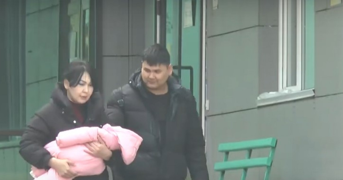 Алматыда полицейлер толғақ қысқан әйелді перзентханаға жеткізді (видео)