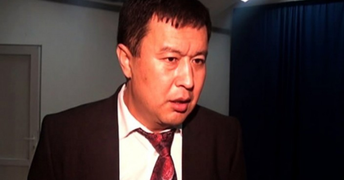 «Біз осыған көне беруіміз керек пе?»: Сәбит Әбдіхалықов еліміздегі әуекомпанияның қызметіне шағымданды