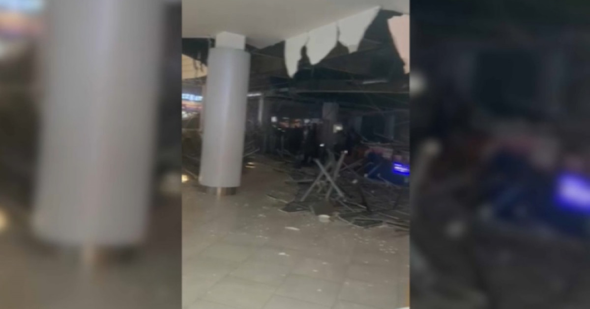 Екібастұзда сауда үйінің төбесі құлады: 4 адам зардап шеккен