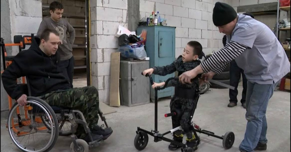Қазақстандық өнертапқыш мүгедектігі бар жандарға арналған экзоскелет жасады
