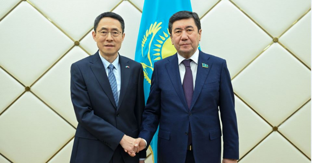 ҚХР елшісімен кездесті