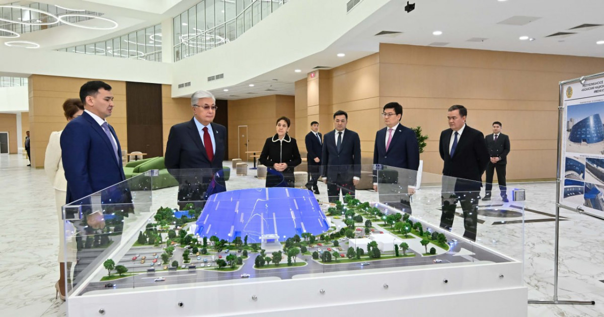 Мемлекет басшысы күрделі жөндеуден өткен Күләш Байсейітова атындағы өнер университетіне барды