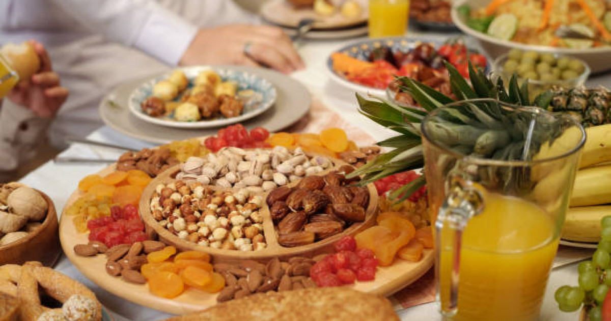 «Мешітте ас беру үшін адам басына 20 мың теңге төлейсің»: депутат адам өлімінің бизнеске айналғанына ашынды