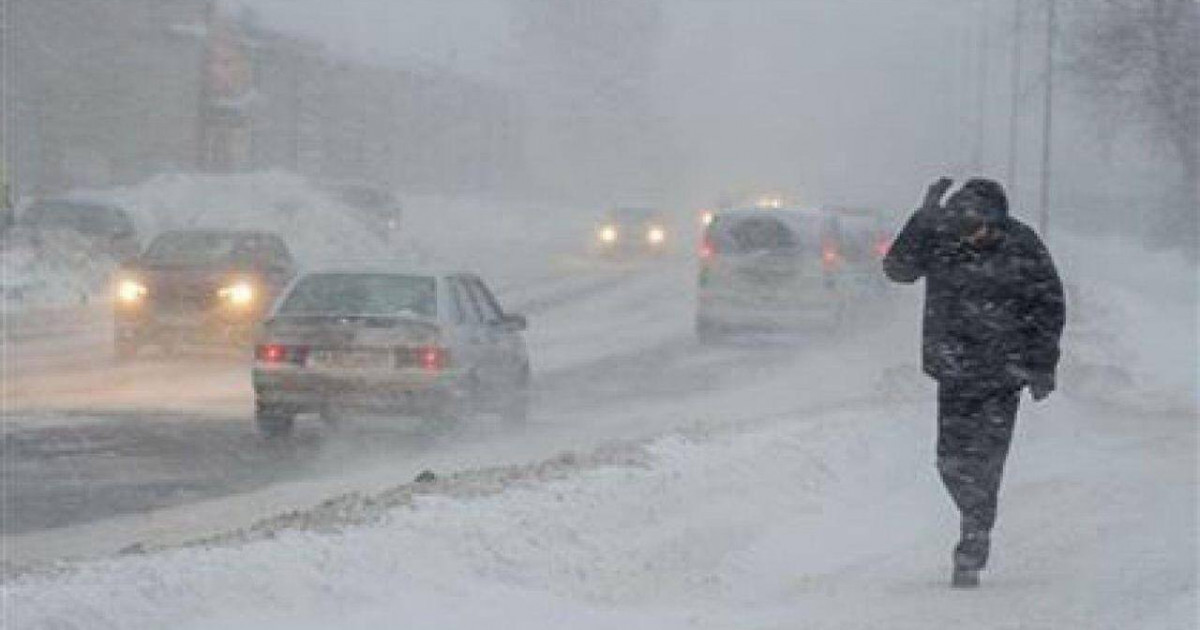 Астанада боран: құтқарушылар тұрғындарға үндеу жасады