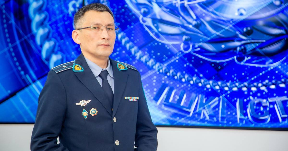 ІІМ кадр саласының офицері есірткі жасырушыны ұстады (Видео)