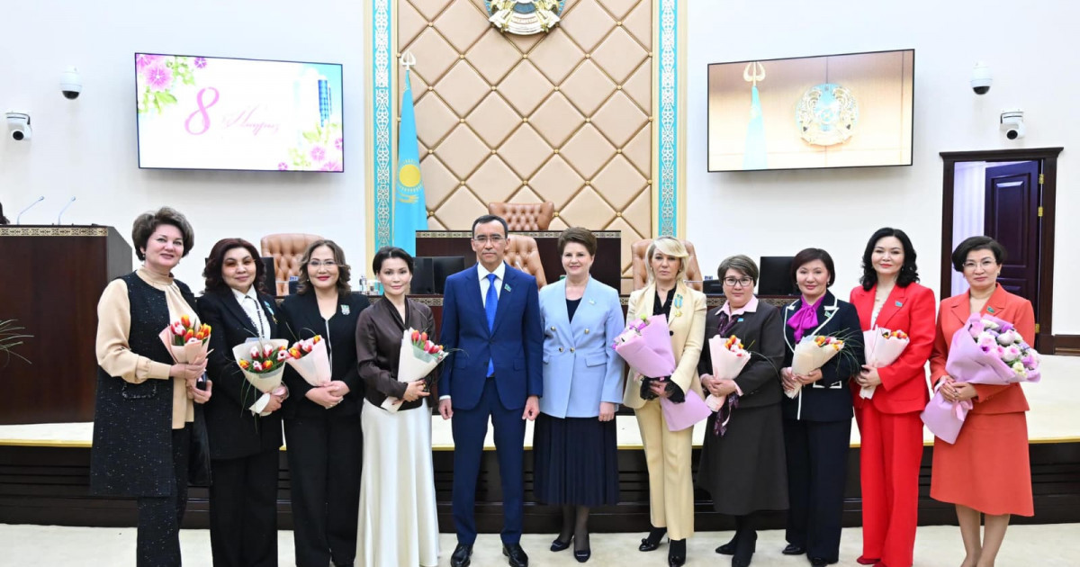 Мәулен Әшімбаев: Әйелдер қажыр-қайратымен елдің дамуына үлкен үлес қосып келеді