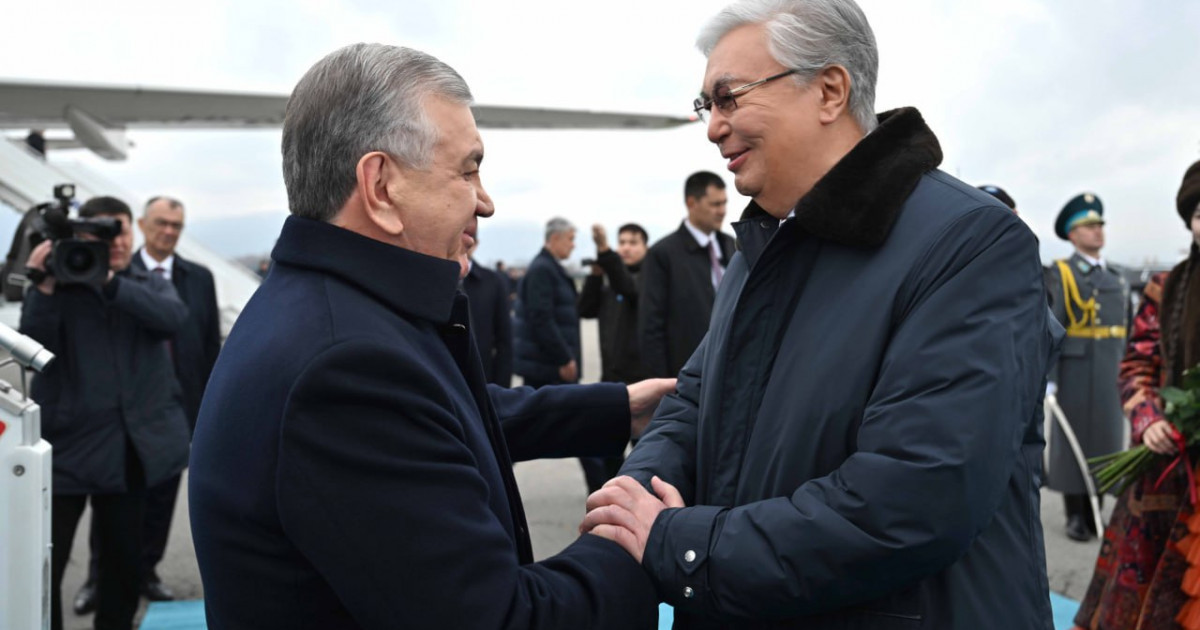 Өзбекстан президенті Шавкат Мирзиёев Қазақстанға жұмыс сапарымен келді