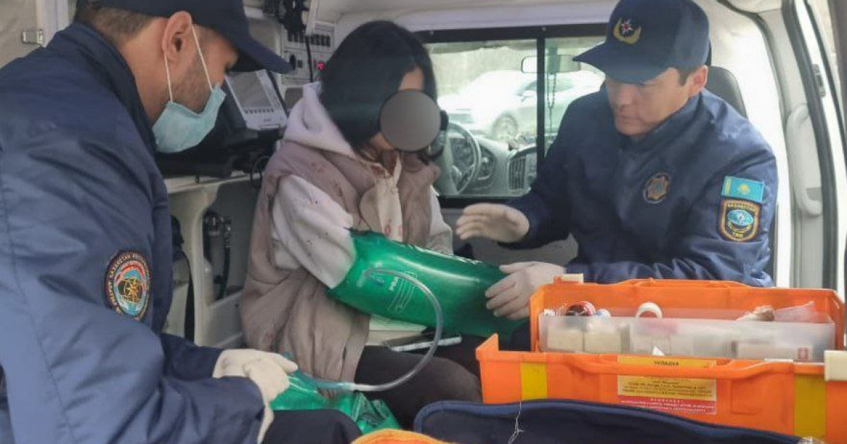 Тауда жарақат алған бойжеткен құтқарылды