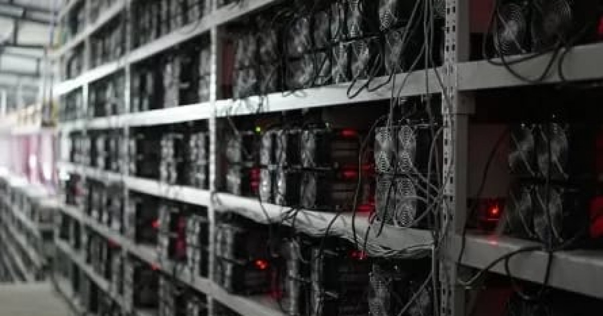 "900 миллион теңгенің мүлкі тәркіленді": Астанада заңсыз майнингпен айналысқандар ұсталды