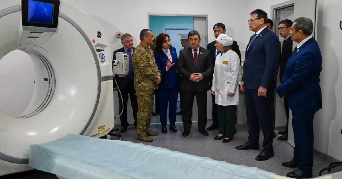 Астанада Сенат депутаттары әскери госпитальге барды