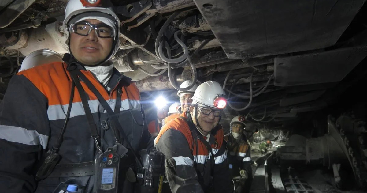 Министр  Саран  шахтасына түсіп, кеншілердің еңбек жағдайымен танысты