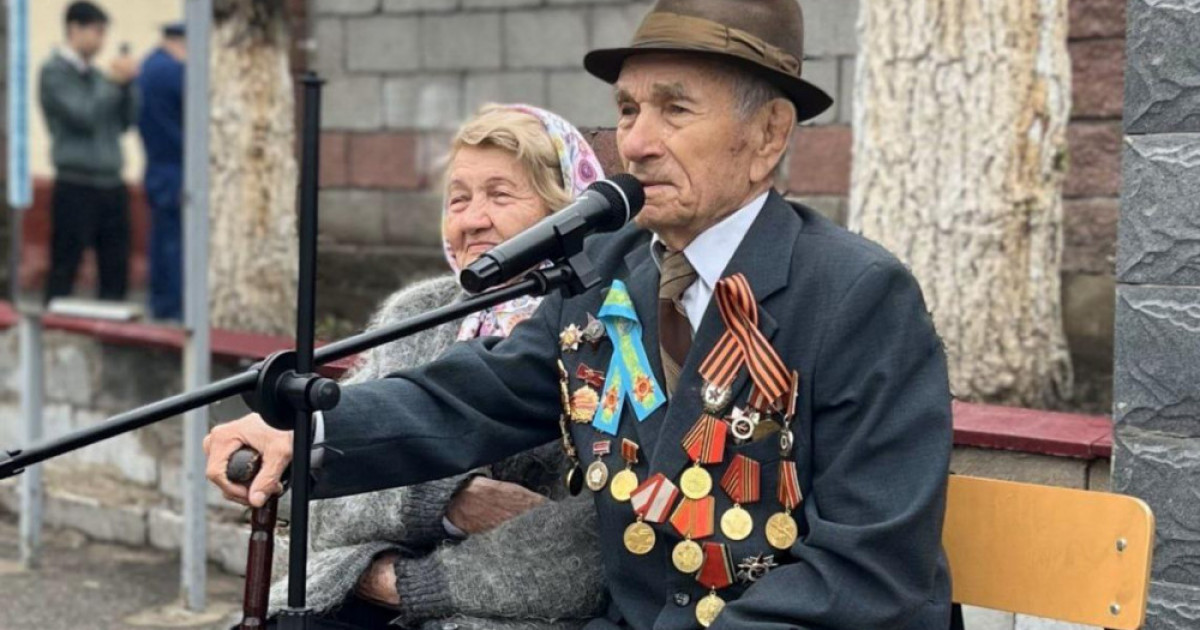 "57 жыл бойы әр таңым жүгіруден басталды": 100 жасқа аяқ басқан ардагер әлі күнге дейін жаттығатынын айтты