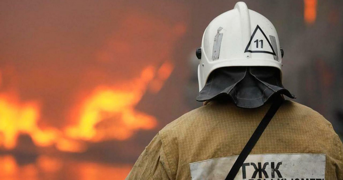 Өрт сөндірушілер ана мен баланы құтқарды