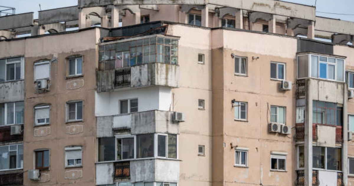 "Бізде құлағалы тұрған 38 үй бар": Өскемен қаласының әкімі қанша тұрғын үйдің тұруға жарамсыз екенін айтты