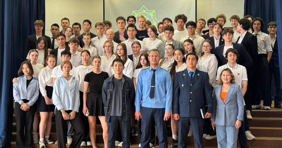 «Заң және Тәртіп»: астаналық оқушыларға тура жолдан таймаудың әдістері түсіндірілді