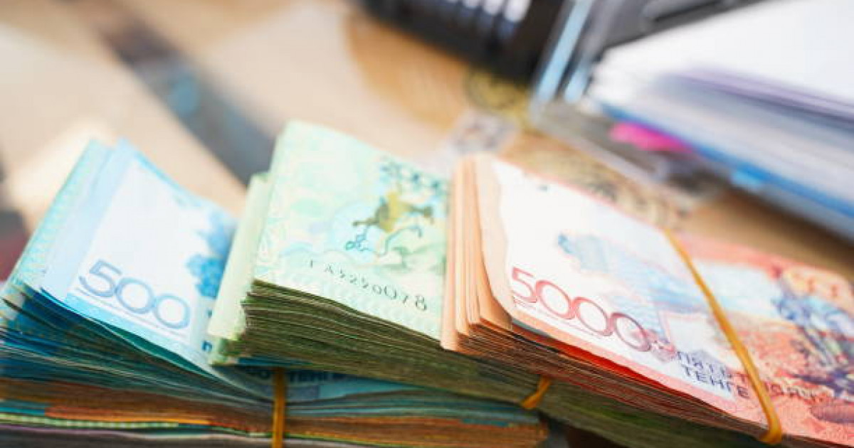 Қызылордада мектептің бас есепшісі ақша жымқырып, құмар ойынға тіккен