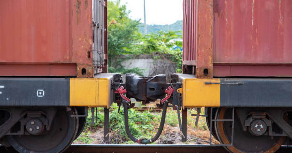 «Дәретхананы бір жыл бойы жумаған, ұят!»: жолаушы Астана-Арқалық пойызындағы вагонның ластығына шағымданды