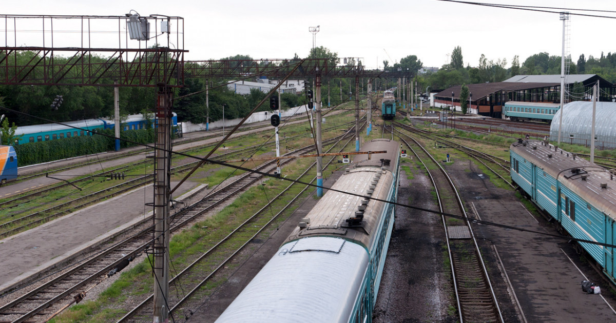 Алматыда пойыз төбесіне шыққан жасөспірімді ток соқты