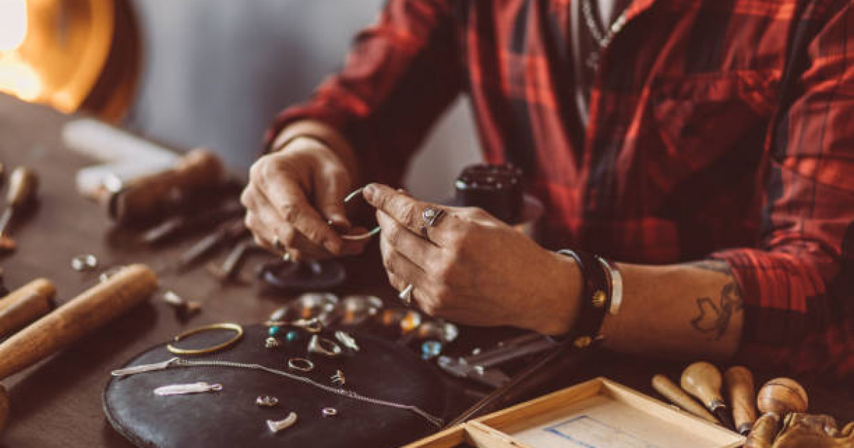 Енесінің алтын жүзігін ломбардқа өткізген келін сотталды