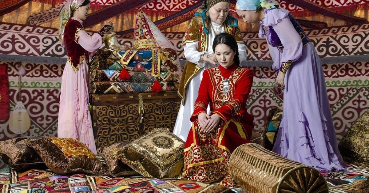 Сенатор Дархан Қыдырәлі: Ұлтты ұйыстыра түсетін бірегейлік­тің тетігі – дәстүр