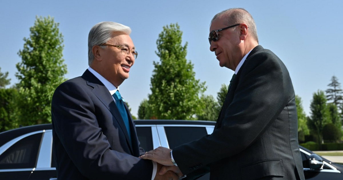 Түркия Республикасына ресми сапармен келген Қасым-Жомарт Тоқаевты Анкарадағы Президент сарайында салтанатты қарсы алу рәсімі өтті