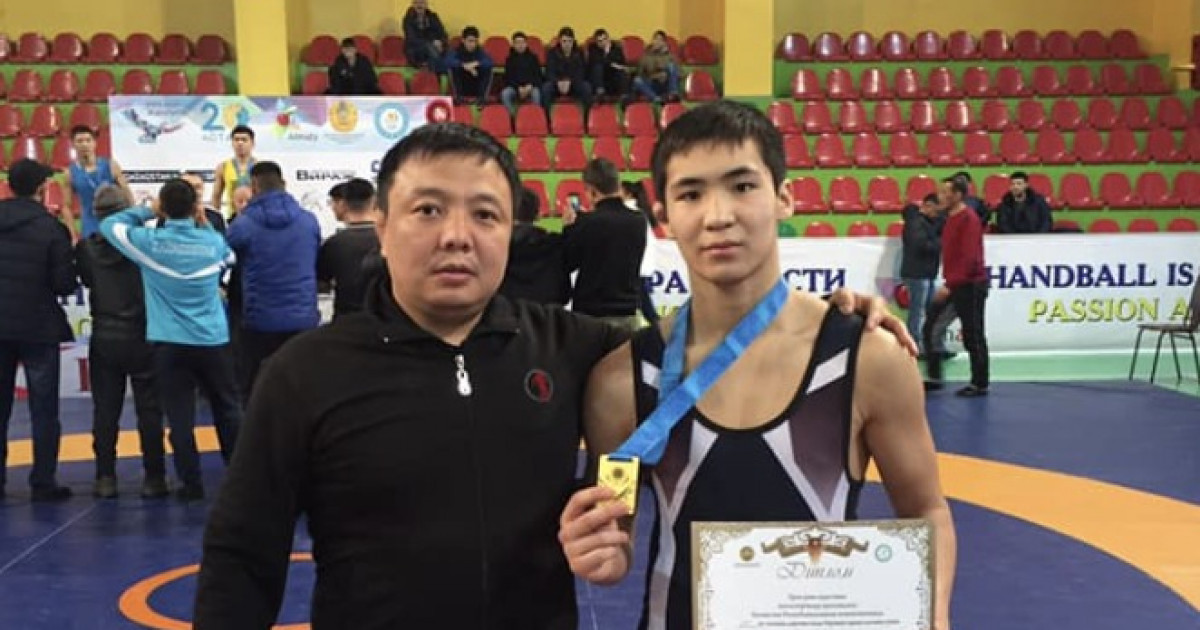 «Жарысқа кредит алып бардым»: күрестен  жастар құрамасында шу шықты