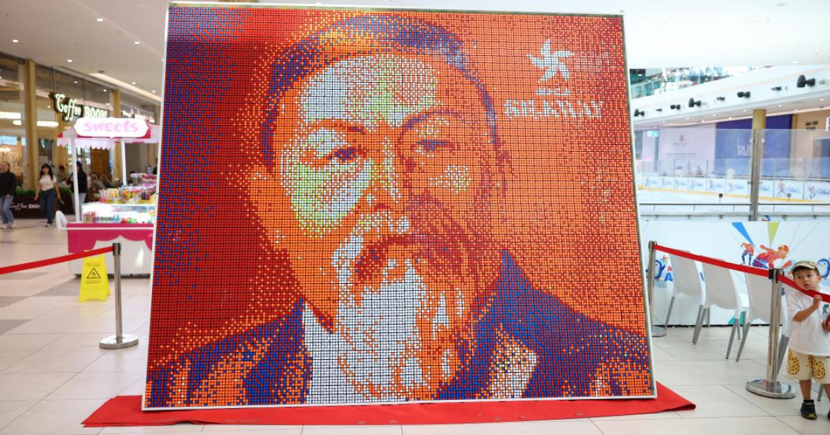 Астанада 3 000 рубик текшесінен Абайдың алып портреті жасалды