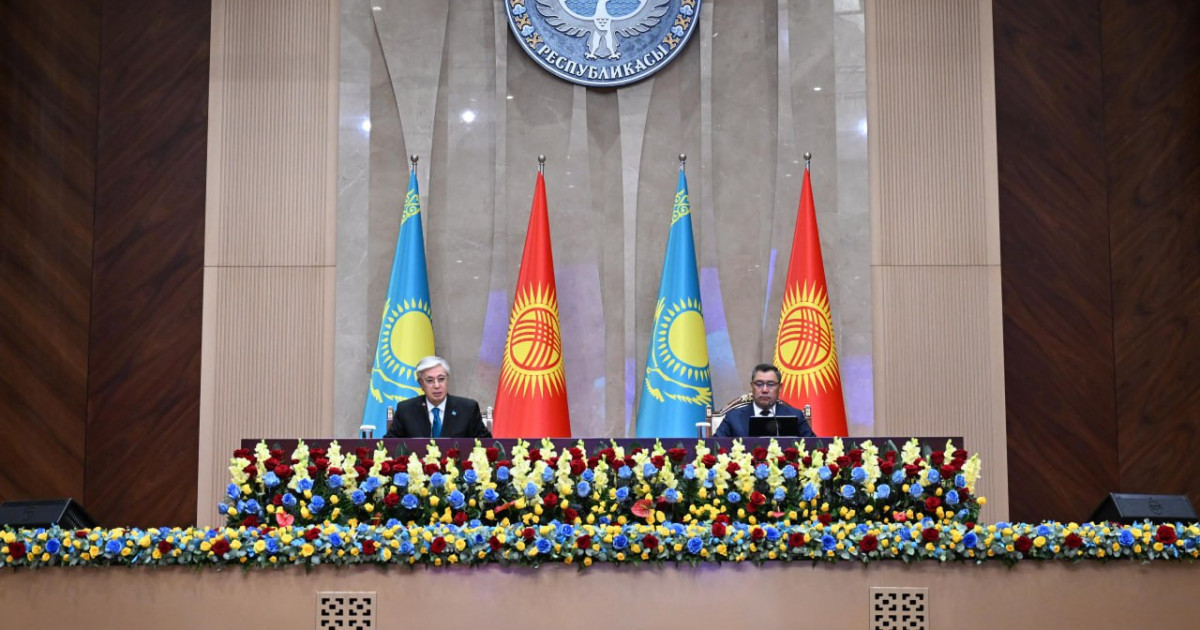 Қасым-Жомарт Тоқаев пен Садыр Жапаров баспасөз брифингін өткізді