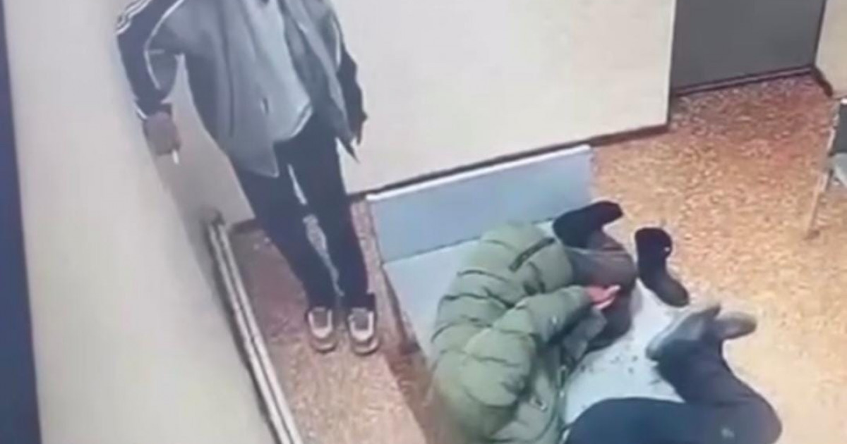 «Қабырғасын сындырып, бүйрегін жыртып жіберген»: Қостанайда медицина қызметкері қарияны аямай ұрған