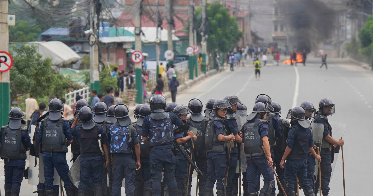 Непалда жаппай наразылықтан соң коменданттық сағат енгізілді