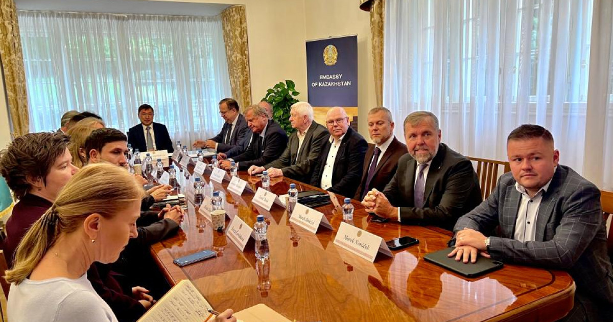 Прагада Қазақстан Президенті Қасым-Жомарт Тоқаевтың Қазақстан халқына Жолдауы талқыланды